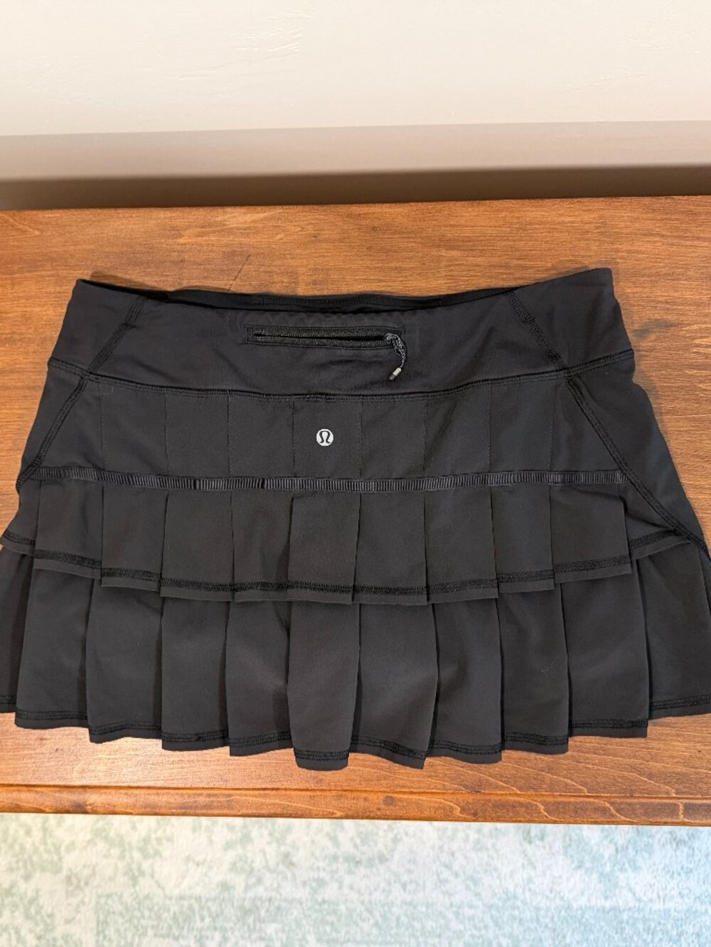 Lululemon Pace Setter Skirt Size 8 Black Running Tennis Golf Ruffle